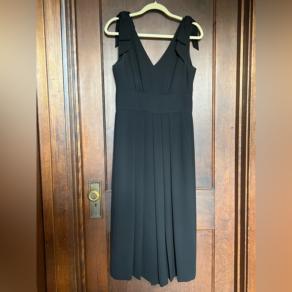 Elegant Black Sleeveless Cropped Jumpsuit